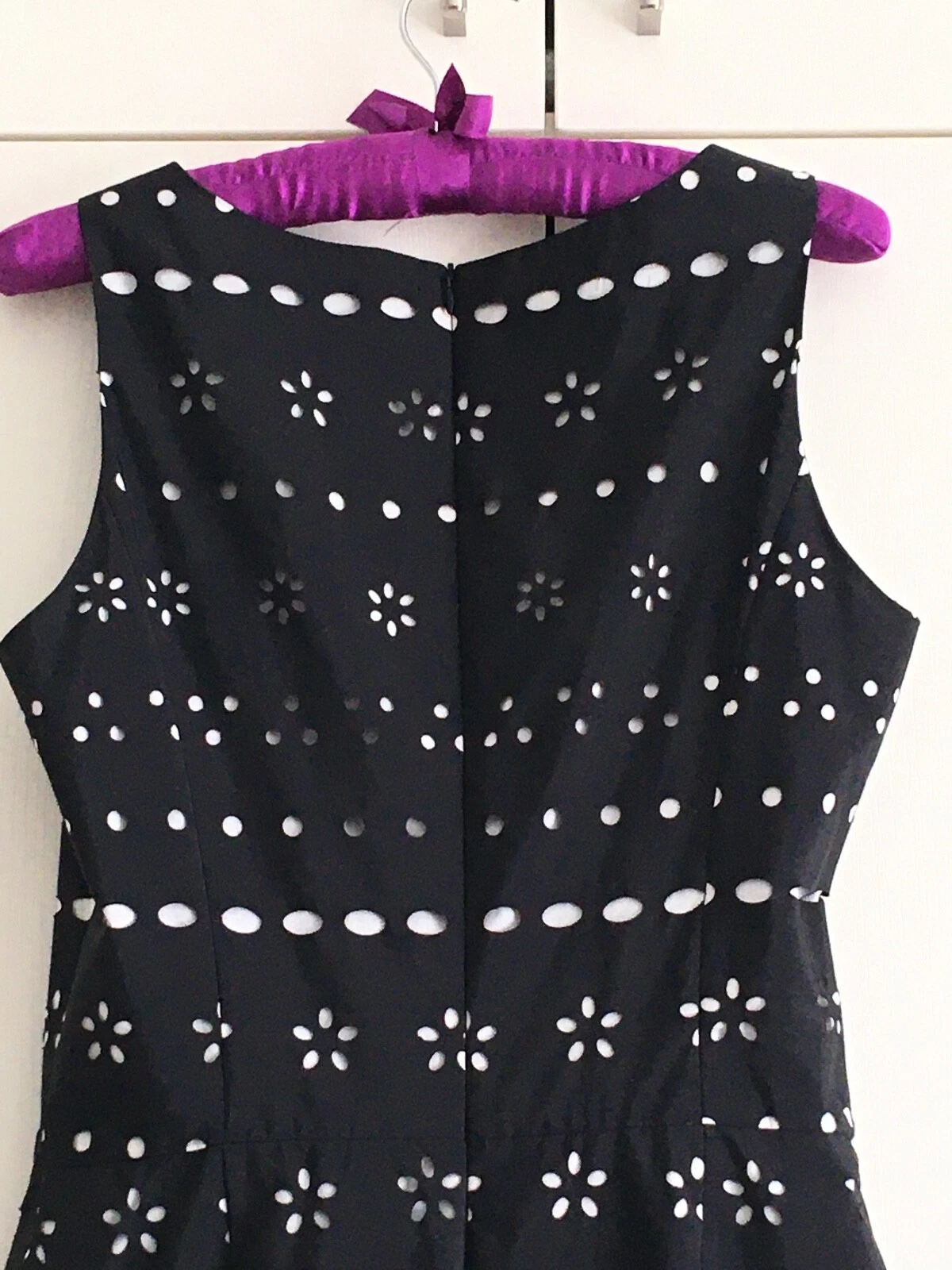 ABITO MOSCHINO ECONOMICO E CHIC TAGLIO LAZER DAVANTI FIOCCO IT 42 UK 10 NUOVO PREZZO AL PUBBLICO £ 525