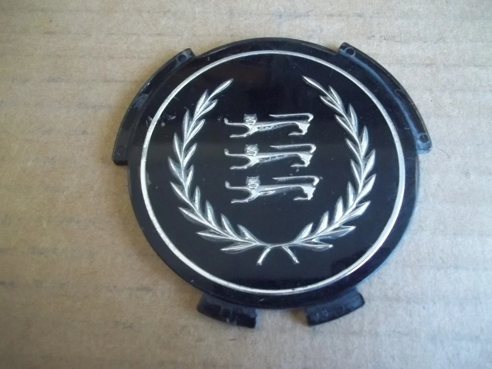 Tapacubos Ford LTD Crown Victoria Cougar 75-89 tapacubos emblema 15" USADO Foto 3 de 4