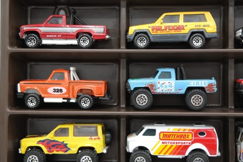 12 Vintage Matchbox Trucks Collector Showcase Display Case 4x4 Vans Xmas Gift - Picture 3 of 17
