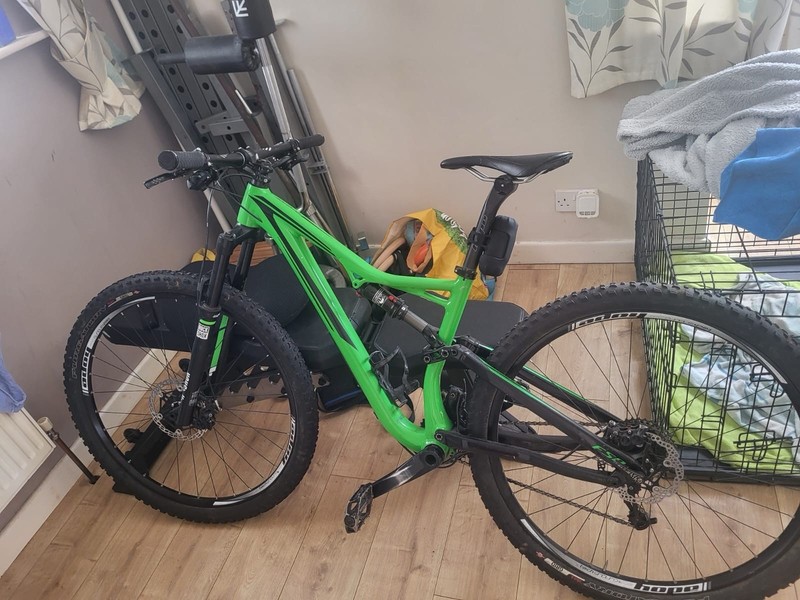 Specialized Stumpjumper Mountain Bike
