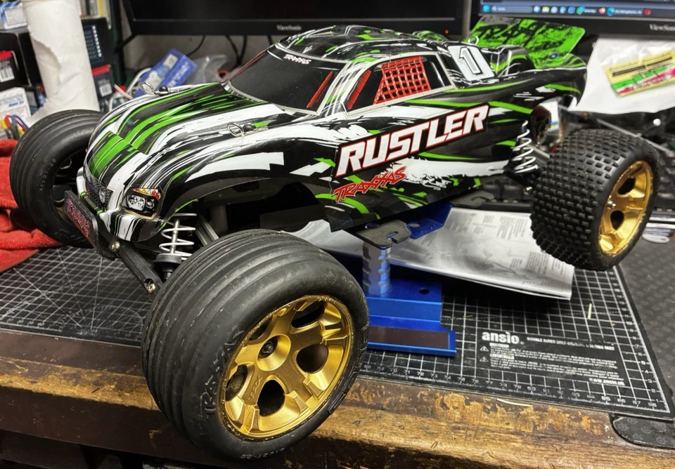 Traxxas Rustler 1:10 2WD Stadium Truck Basher - Bild 2 von 4
