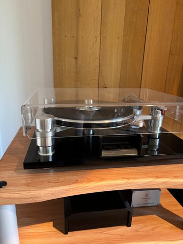 Oracle Delphi IV mit Turbo-Netzteil & SME/Oracle Tonarm