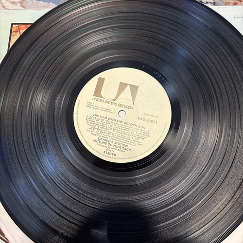 The Man With The Golden Gun 007 James Bond Film Soundtrack Vinyl Lp  - Picture 3 of 4