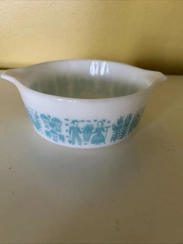 PYREX Amish Butterprint 472 Turquoise 1.5 Pint Casserole Dish No Lid Vintage