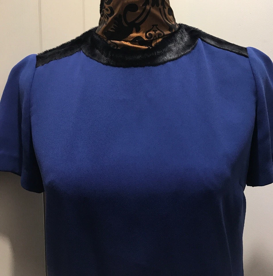 Top Ted Baker Royal azul manga corta con detalle de hombro/cuello de piel sintética talla 2 Foto 2 de 4