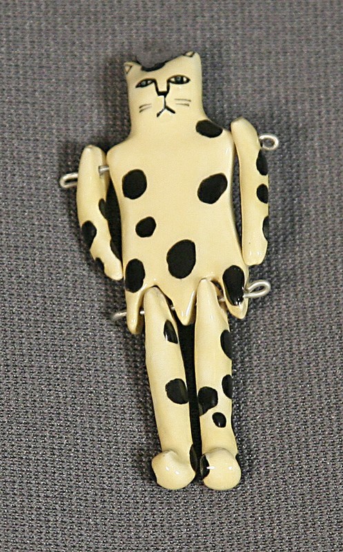 CAT PIN BROOCH WITH ARTICULATED ARMS & LEGS MINT CONDITION 2.5 INCHES CERAMIC