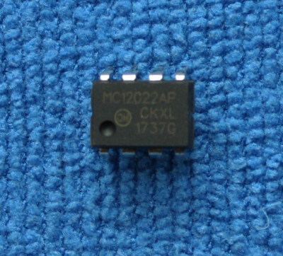 5pcs MC12022AP MC12022 1.1GHz Dual Modulus Prescaler DIP8