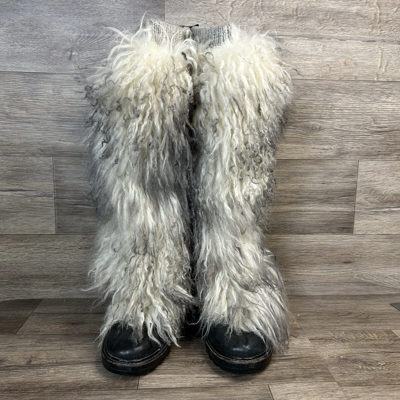 sorel wild wooly fully leather lined fluffy furry cozycore boots