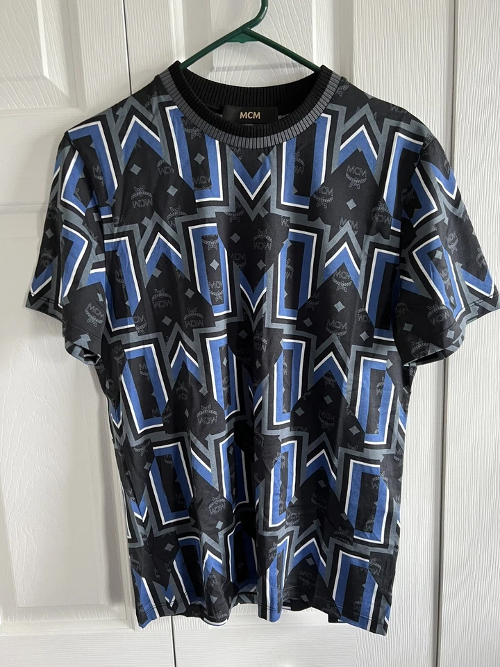 Camiseta Mcm Gunta Talla Pequeña S Usada en Excelente Condición 9.9/10 Agotada De Neiman Marcus Foto 4 de 4