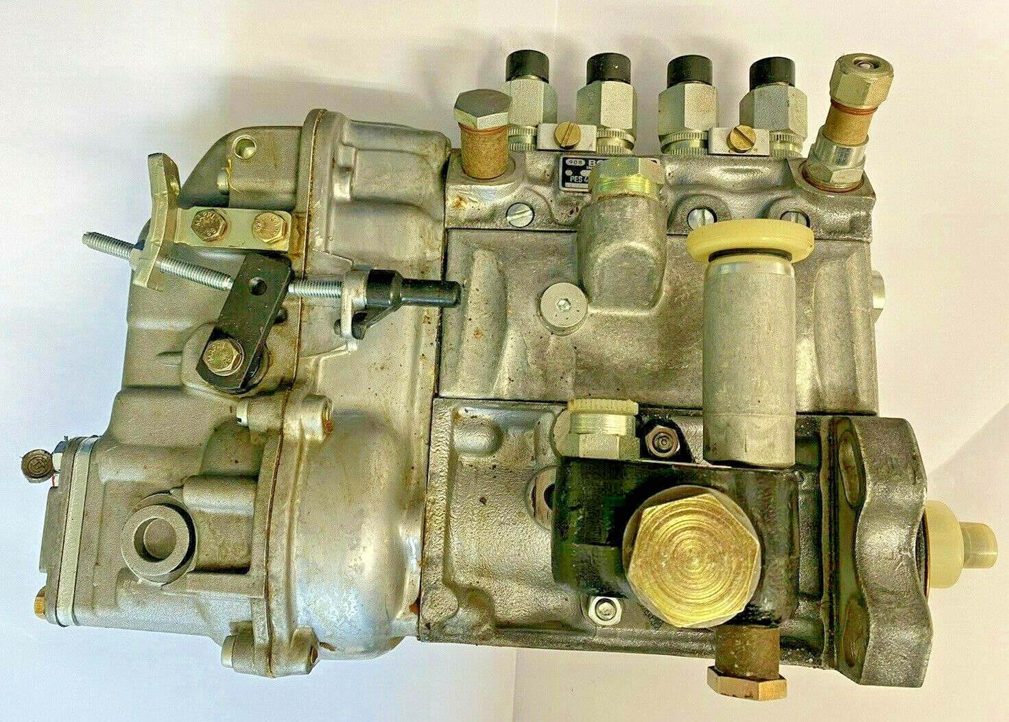 4 cylinder BOSCH fuel injection pump 