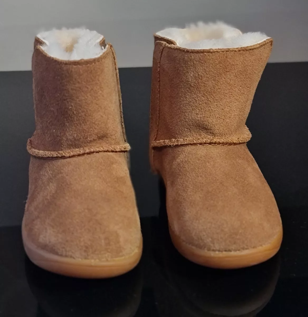 Ugg keelan top size 6