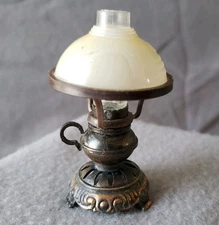 Vintage 1970s Durham Industries Die Cast Metal Miniature Dollhouse Oil Lamp