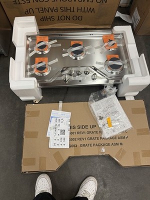 GE Cafe - CGP70362NS1 - 36'' Stainless Steel Gas Cooktop - New,