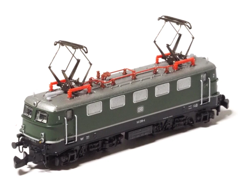 HIGH DETAIL Marklin Z-scale DB class 141 Electric locomotive Era IV Coreless - Image 3 of 4