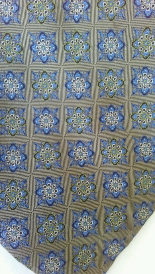 CORBATA HECHA A MANO JOHNSTON&MURPHY EE. UU. DISEÑO GEOMÉTRICO 100% SEDA GRIS Y AZUL Foto 2 de 4