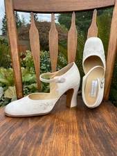 Vintage Kenneth Cole Fabric Cream White Heels 7.5