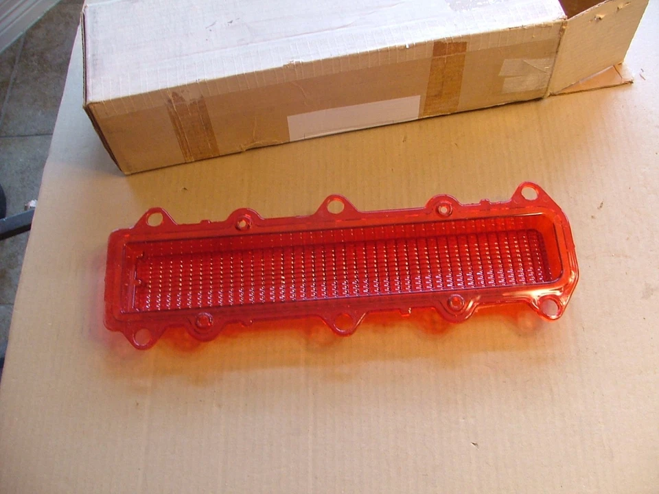 Lente de luz trasera Buick Apollo 1973-74, derecha, ¡como nueva! lámpara 5946854 Foto 3 de 4
