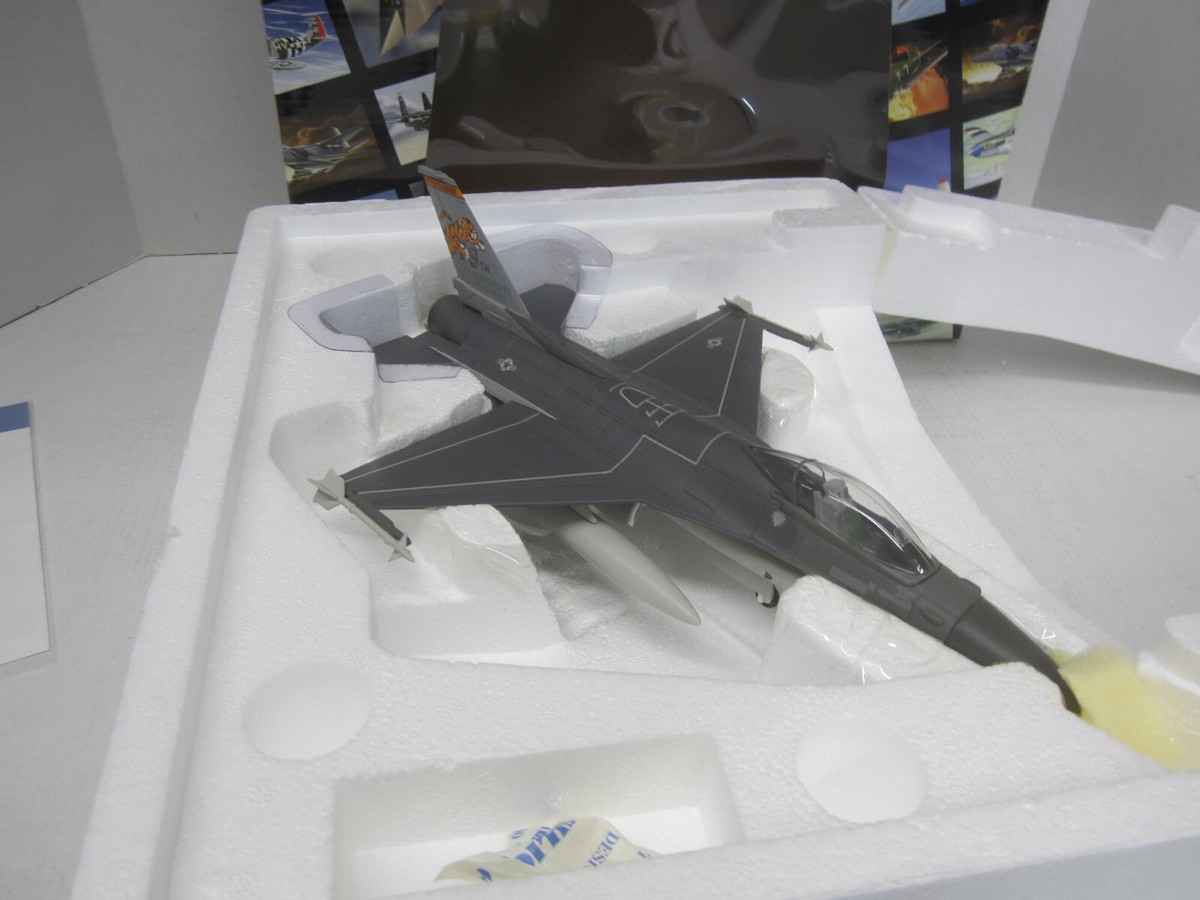 Franklin Mint Armour 1/48 B11B207 F-16 Falcon Fighter Squadron
