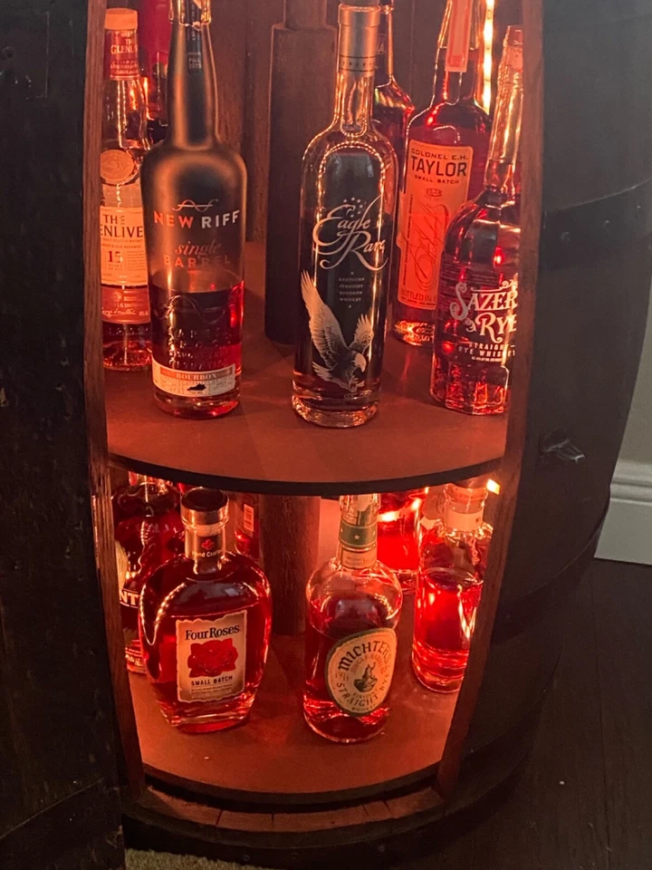 Barriles de whisky 30 galones estantes giratorios estante de vino y barril de vino Susan perezoso Foto 4 de 4