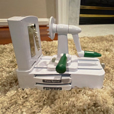 Veggetti Pro Manual Countertop Spiralizer w/ Interchangeable Blades White/Green