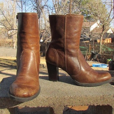 Gianni Bini brown leather heeled boots 