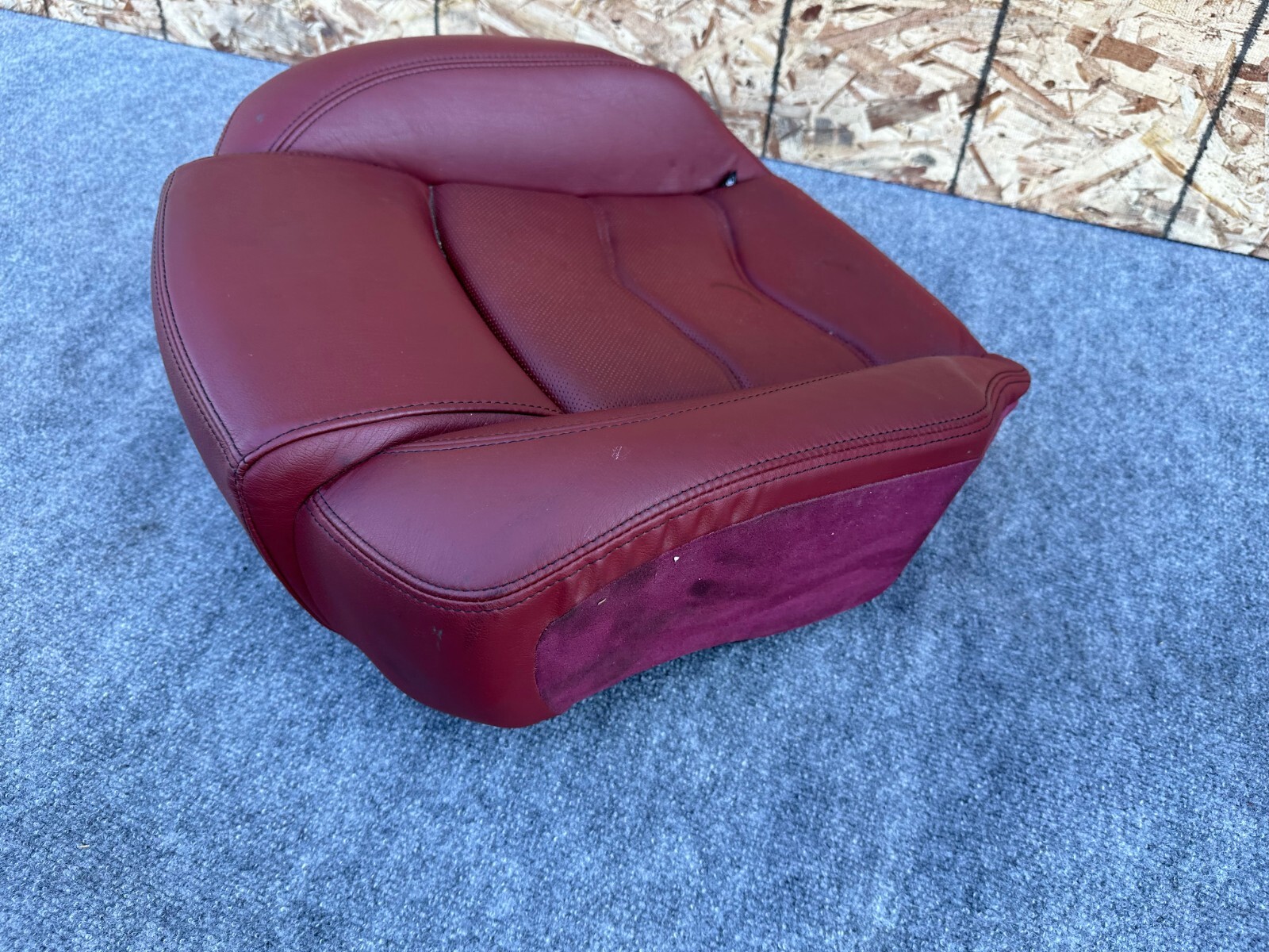 REAR LEFT SEAT BOTTOM CUSHION RED LEATHER OEM 08-19 MASERATI GRANTURISMO M145