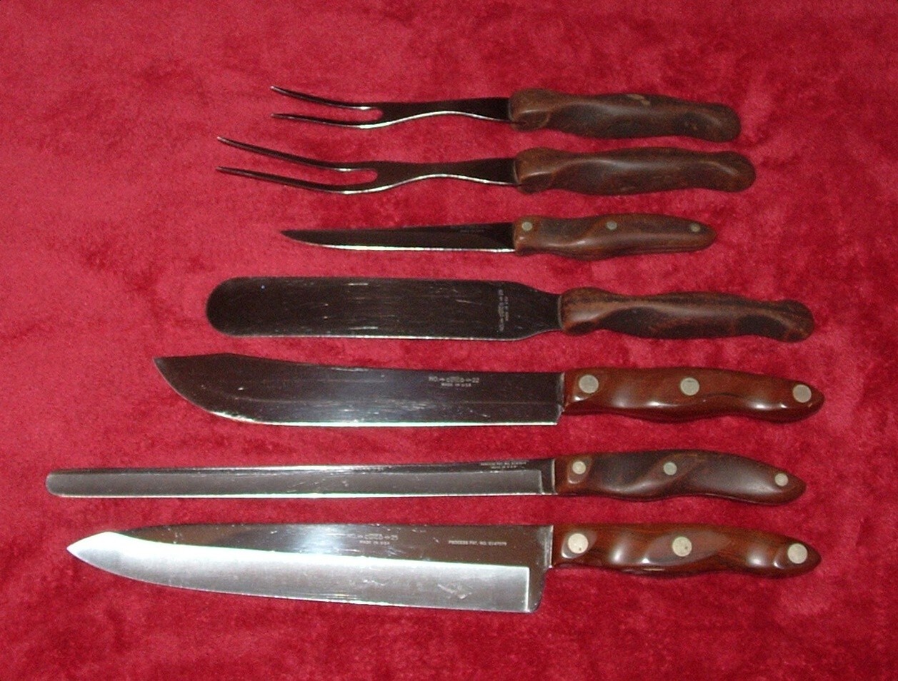 LOT OF 5 CUTCO KNIVES + 2 MEAT FORKS 25 24 22 28 21 BROWN HANDLES USA