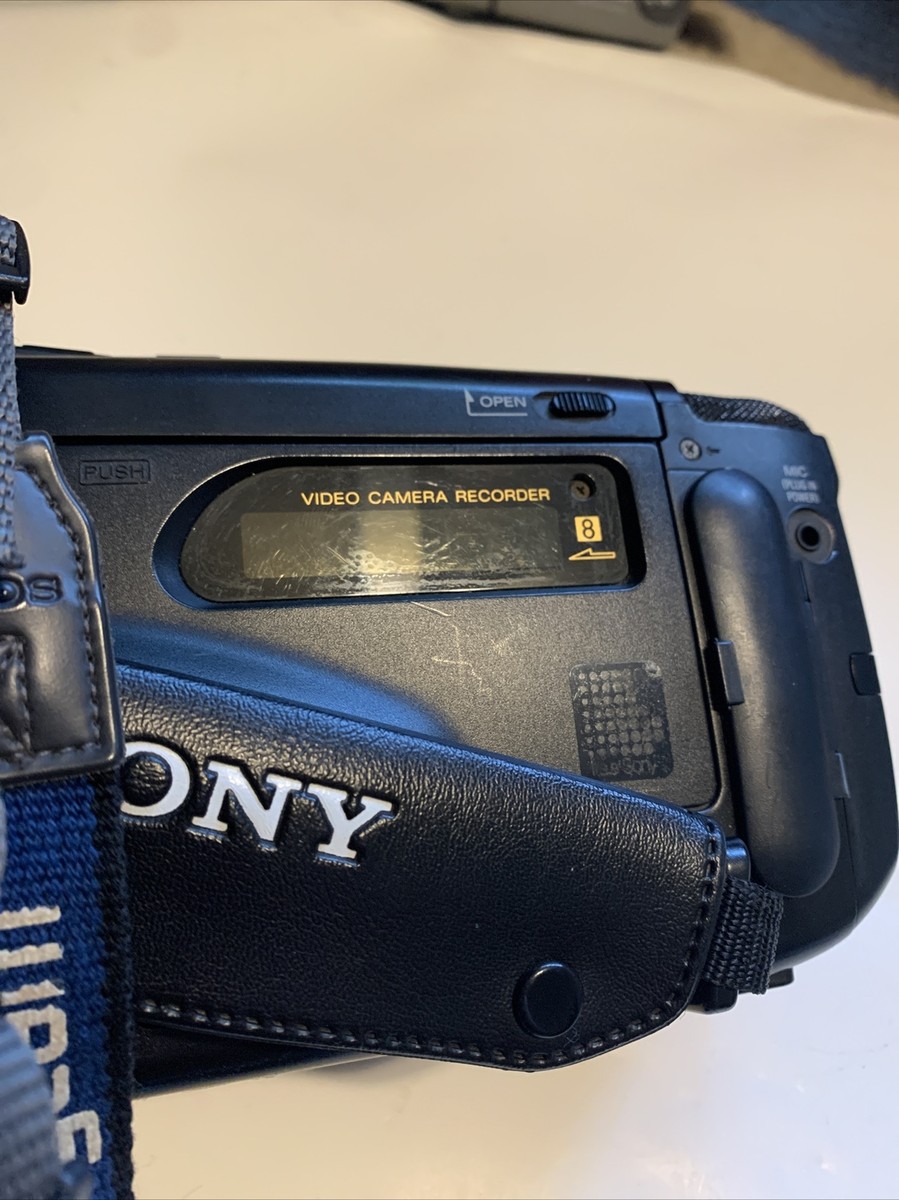 Sony Handycam CCD-TR33 Video8 Video Camera Camcorder Video