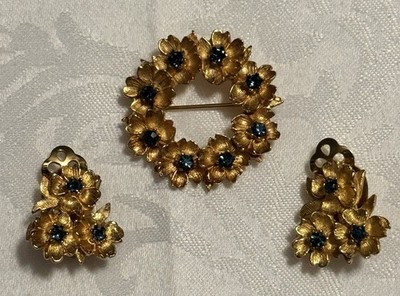 Ciner Brooch And Earring Set