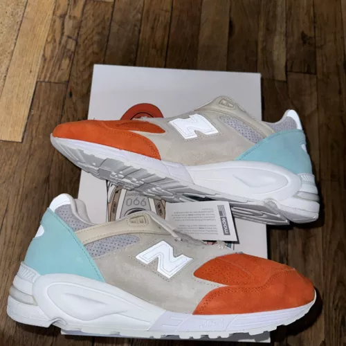 Size 10 - New Balance Kith x 990v2 Made in USA Cyclades