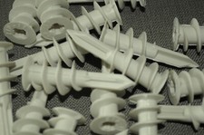 250pcs Self Drilling 55lbs Twisted Heavy Duty Drywall anchors for 8-12 Screws