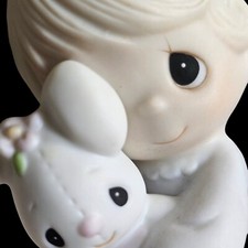 Precious Moments Enesco Jesus Loves Me 1978 Jonathan  David Figurine E-1372/G