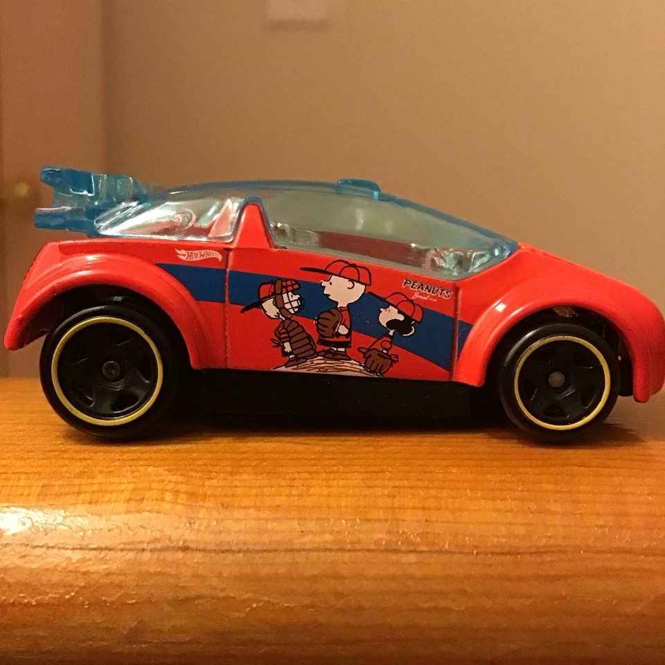 Hot Wheels 3/5 Silver Series Peanuts Super Gnat 75 Years Red - Image 3 of 4