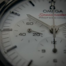 Omega Speedmaster Moonwatch 42mm White 310.30.42.50.04.001 | Box & Papers 4