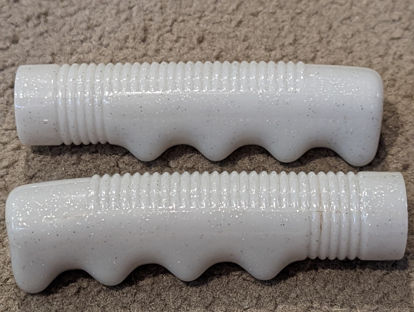 WHITE SPARKLE BICYCLE GRIPS VINTAGE CRUISER SCHWINN STINGRAY BICYCLE