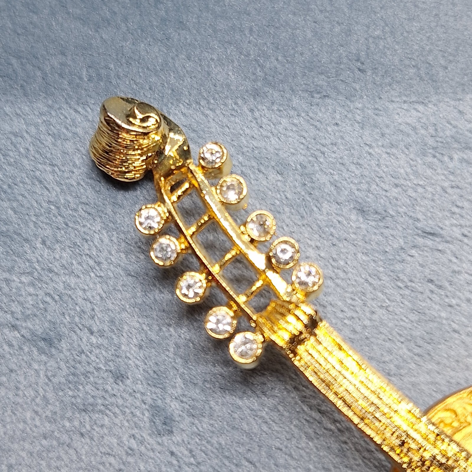 Tona String Instrument Rhinestone Gold Brooch-Vio… - image 5