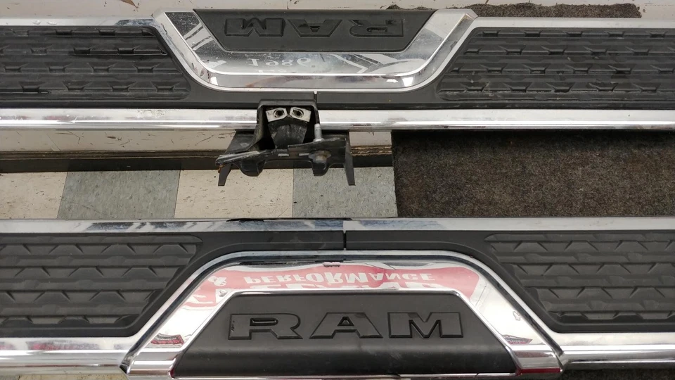 Dodge Ram 2500 3500 2019-2025 OEM estriberas fijas izquierda y derecha dañadas Foto 4 de 4