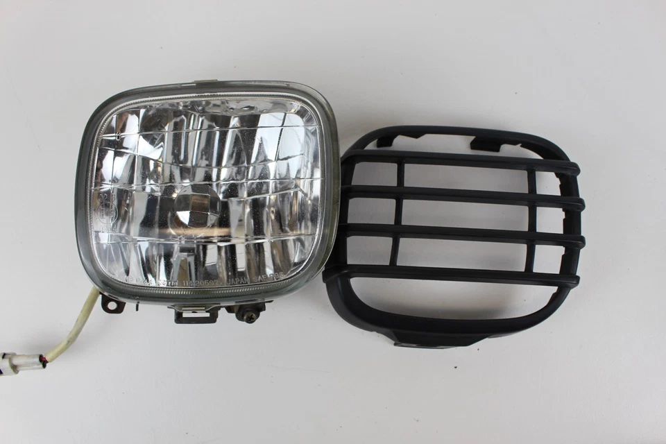 Par de luces antiniebla Subaru Forester 2001-2002 con cubiertas de rejilla izquierda y derecha Foto 4 de 4