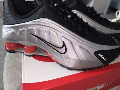 NIKE SHOX R4 UK GR. 4 EURO 37 WIRKLICH SCHÖNE SHOX IN VOLLEM KARTON ORIGINAL AUTHENTISCH