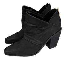 WOMEN S Vince Camuto VC-AINSLEY black leather ankle bootie, heel Sz. 9