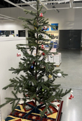 Ikea VINTERFINT Artificial plant Christmas tree, indoor/outdoor 70 3/4 '' NEW
