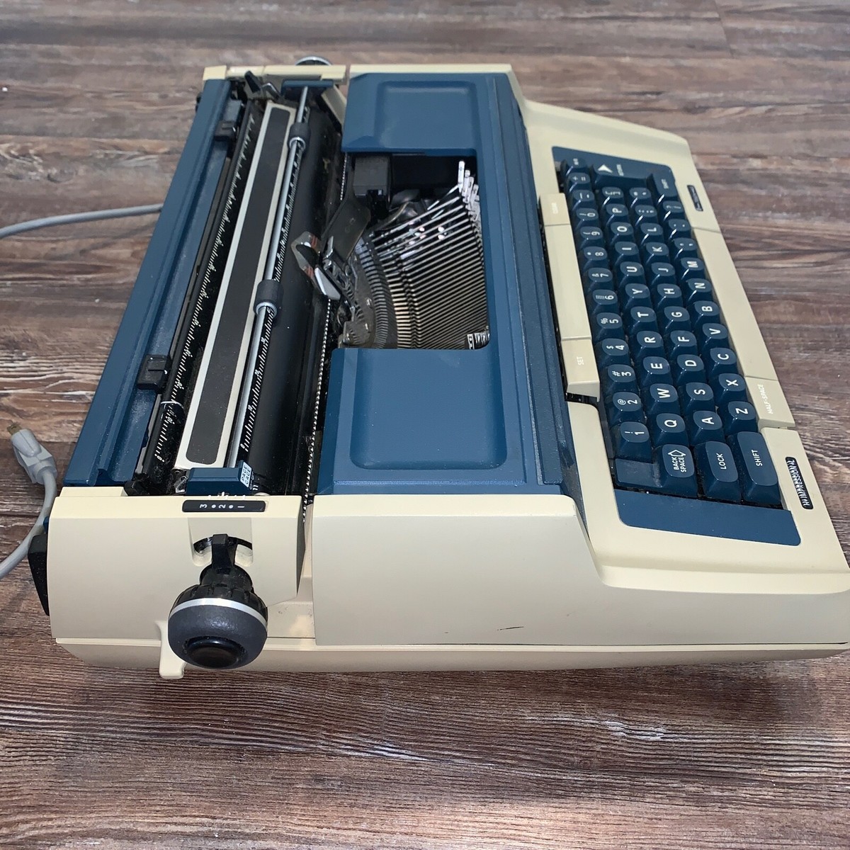 Smith Corona Coronamatic 2500 電動タイプライター 1980's SMITH CORONA CORONAMATIC 2500 Electric Typewriter | eBay