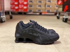 nike shox low