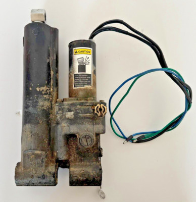 Mercury Mariner 25PS Power Tilt Viertakt gebraucht P/N: 822344T10 Außenborder Boot