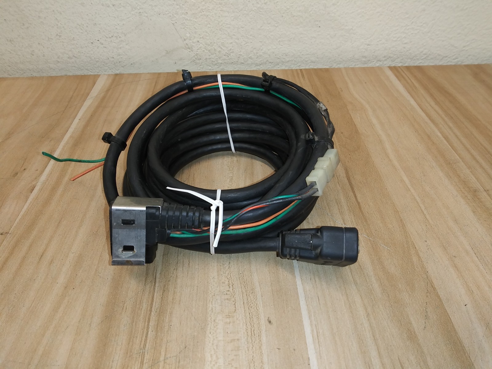 Motorola Astro Spectra Astro Spectra Plus HKN4356B  17' Control Cable. Available Now for $29.98