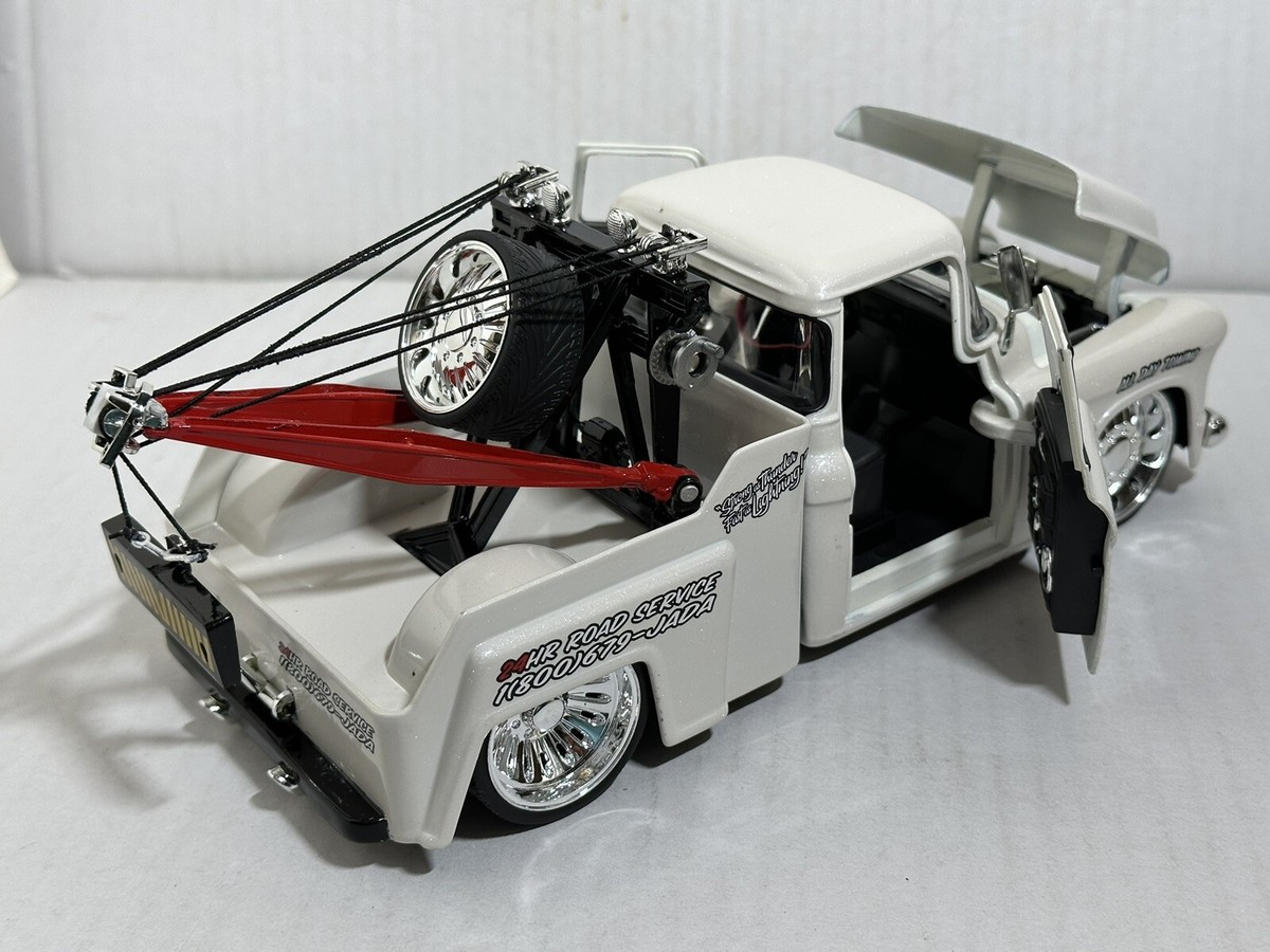 JADA BIGTIME BTK 1955 CHEVY STEPSIDE WRECKER TOW TRUCK WHITE 1:24