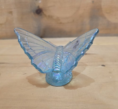 Fenton Arte Vidrio Iridiscente Azul Hielo Mariposa 4" Ala a Ala x 3-1/8" H - Imagen 4 de 7