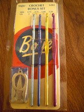 NEW WRIGHTS BOYE ALUMINUM CROCHET HOOK SET W/ FOLDED SCISSORS 6282