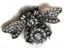 JOAN RIVERS AMY'S CRYSTAL BEE PIN, ANTIQUED GOLDTONE (M4636-52)