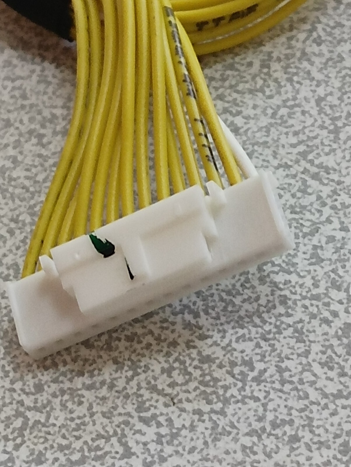 Pieds De Support / Fixation Pour Téléviseur Grundig 32VLE5503BG - Réf. ZJB21800/ZJB21900/ZNV22000-AA - Occasion